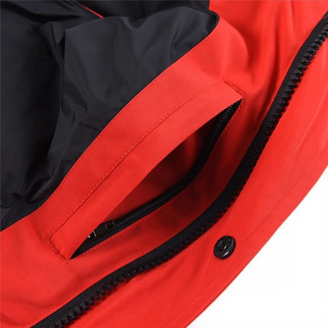 P360 Red] Canada Goose Canada Goose #Freestyle Crew 4154M Men’s and Women’s Vest Down# ➖ Genuine synchronous anti-counterfeiting chip sensor! ➖ Imported Behringer embroidery machine to customize 10,000-needle embroidery logo! ➖ Imported 21-count polyester-cotton blended original fabric, using Feather-Light 10D waterproof coating fabric, made of 84.5% polyester fiber and 15.5% cotton, 100% the best feel in the entire network! ➖ The genuine official website uses the national standard 80 white duck down, and will never be misled by false claims such as 90 down or goose down! ➖ 100% nylon nylon lining with double double-layer sealing design to prevent velvet from running away. Top-grade polar fleece is used in the collar and pockets to keep warm and comfortable! ➖ Yoshida YKK provides original custom-made electroplated sliders. YKK two-way lockable zippers are tight and smooth and will not peel off paint! ➖ 3M composite original Velcro is durable, and all accessories and hardware are disassembled and customized! ⛔No slander, no exaggeration, no need for too much copywriting, because it is focused, it is professional!  SIZE: XS S M L XL XXL